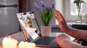 Online Danışmanlık Etkili mi? Avantajları, Dezavantajları ve Bilmeniz Gerekenler