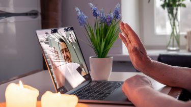 Online Danışmanlık Etkili mi? Avantajları, Dezavantajları ve Bilmeniz Gerekenler
